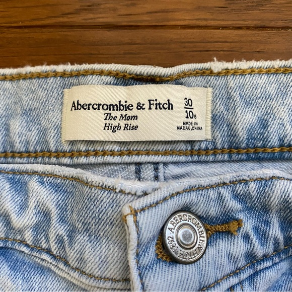 Abercrombie & Fitch Denim - Abercrombie & Fitch The Mom High Rise Jeans 10 / 30 - 2022